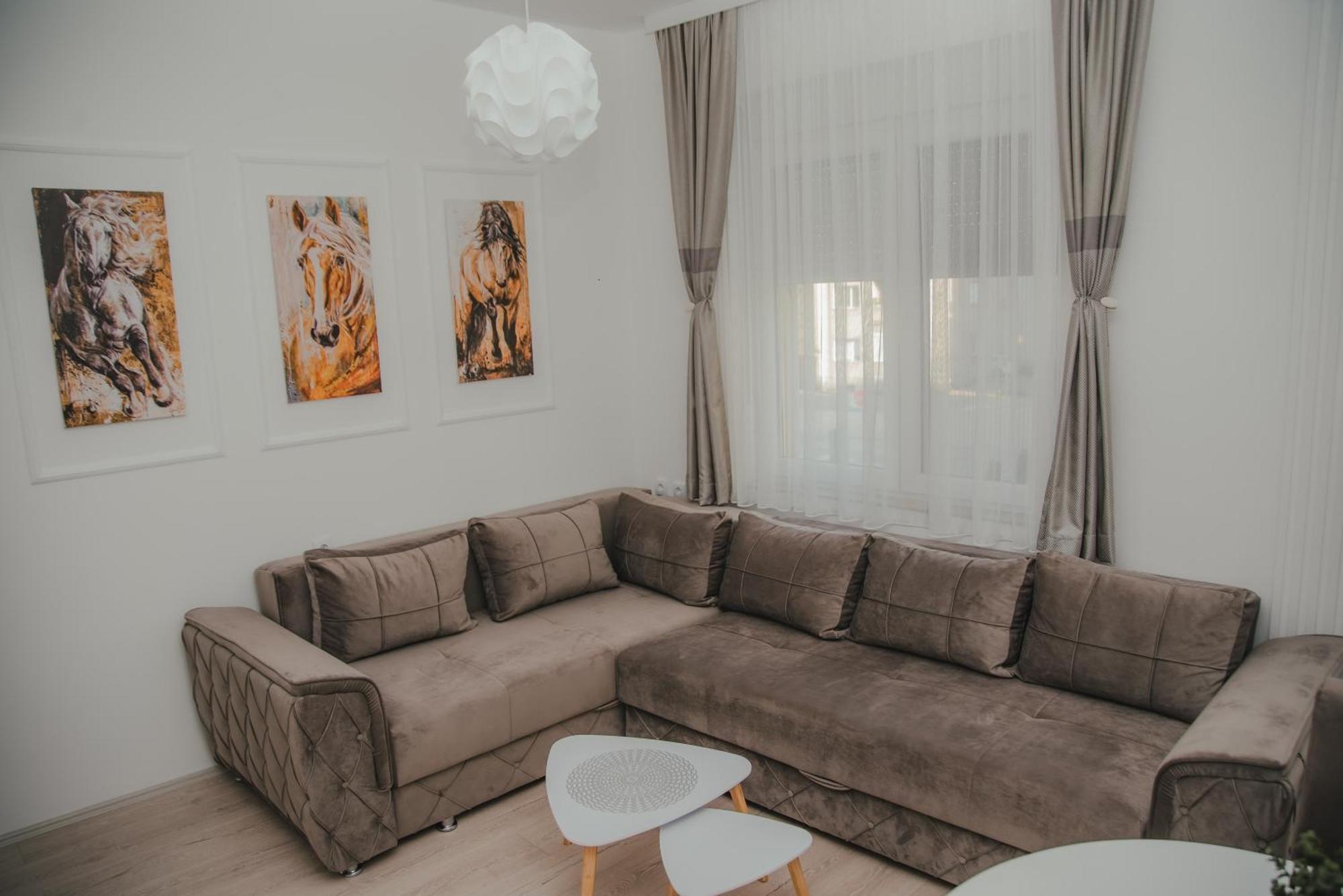 Jes Apartments ليسكوفاك المظهر الخارجي الصورة